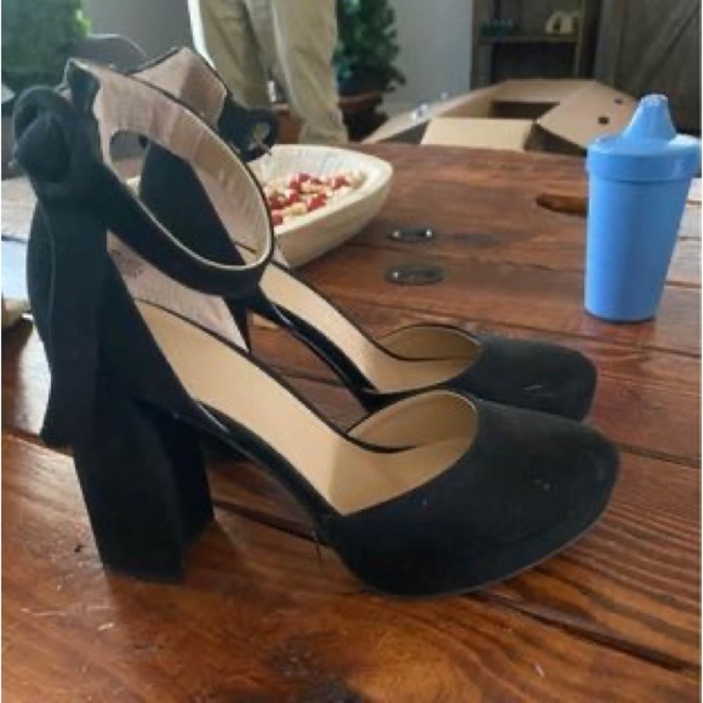 Crown & Ivy Heels
